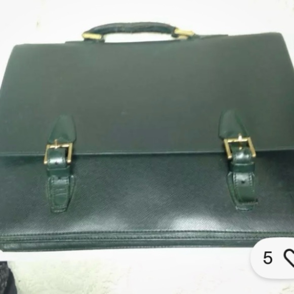 Authentic Louis Vuitton Green Taiga Leather 2-Gussets Briefcase 16in x 13in x 3i